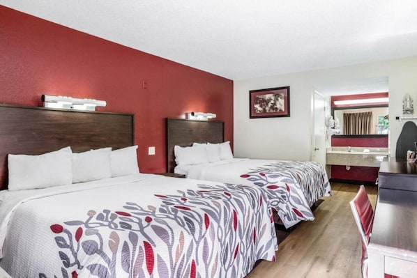Unit with 2 Queen beds