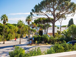 Great Vale Do Lobo Villa | 3 Bedrooms | Villa Luna | Walking Distance to Beach | Partial Sea Views