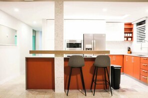 Kitchen (1)