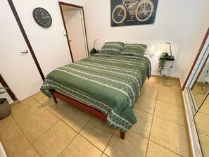 Master bedroom (1)