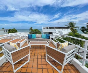 Roof top balcony with ocean view (1)