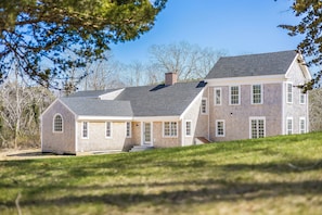 Luxury new construction meets cape craftsmanship.