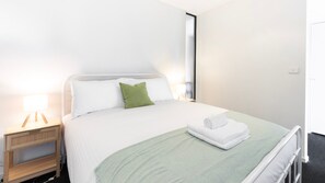 Fresh linens and towels provided