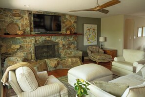 Great room, fireplace and TV