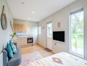 Interior | Willow Lodge 1 - Willow Lodges, Taunton