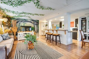 Living Room | Smart TV | Central Heating & A/C | Free WiFi