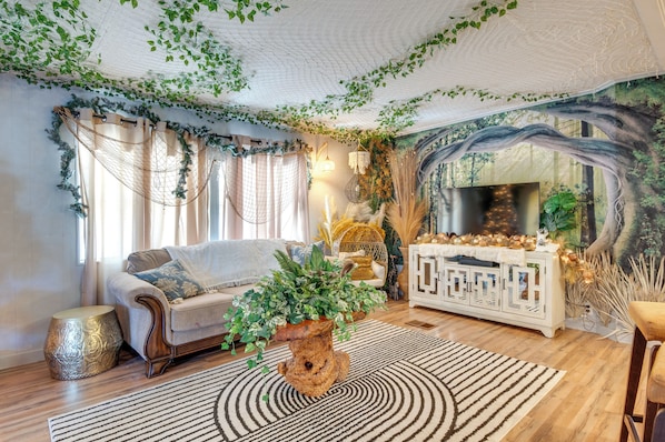 Edgewater Vacation Rental | 2BR | 2BA | 1,682 Sq Ft | 3 Steps to Enter