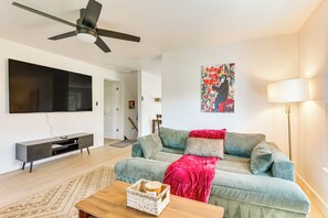 Living Room | Free WiFi