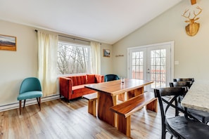 Dining Area | 2nd Floor | Dishware/Flatware | Trash Bags/Paper Towels