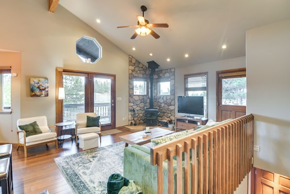 Fairplay Vacation Rental | 3BR | 2BA | 2,272 Sq Ft | Step-Free Entry