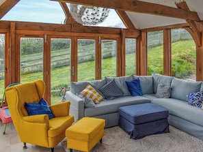 Living room | The Thatched Cottage - Sprytown Cottages, Lifton