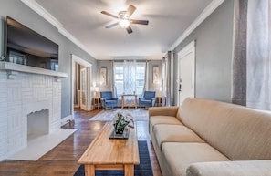 Right Unit - Living Room