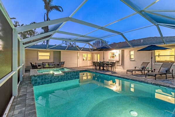 The zone!  Pool, spa and patio at Twilight. Patio offers lounge, dining and Chaise lounge areas - something for everyone.
