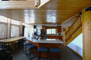 Lariat Lodge