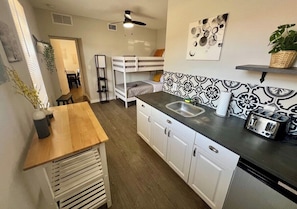 2932 #2 · Cozy Allapattah Getaway (474)