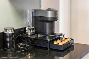 Kaffee und/oder Kaffeemaschine