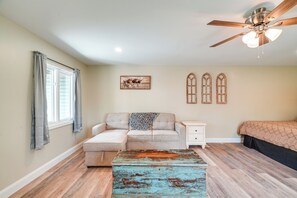 Studio | Central A/C | Free WiFi | Full Sleeper Sofa