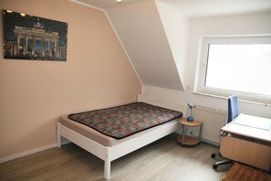 Ferienwohnung, 100 qm, 2-4 Pers.-Schlafzimmer mit kleinem Bett Ferienwohnung Zwischen den Seen in Haltern am See