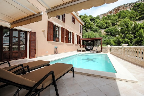 Holiday Home Exterior [summer]
