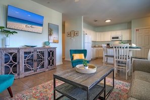 Open layout for seamless transitions. (Unit 103)