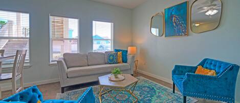 Living room (Unit 102)