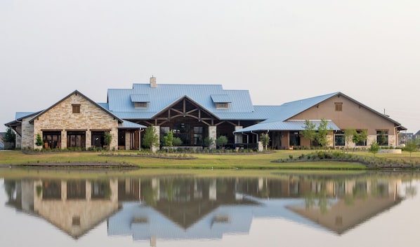 Towne Lake Lakehouse