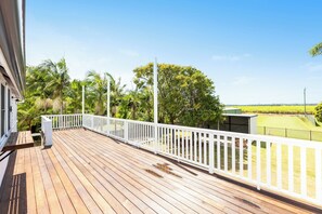 Rear entertaining deck