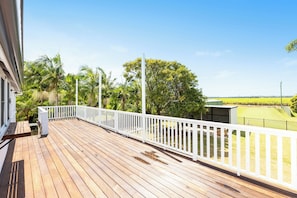 Rear entertaining deck