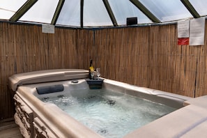 Schwimmbad des Ferienhauses