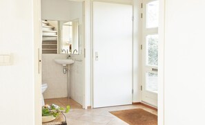 Entrance / Reception