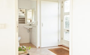 Entrance / Reception