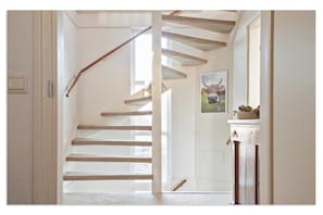 Entrance / Reception
