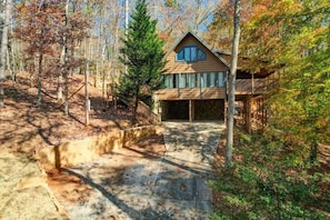 Main View/Cabin Front