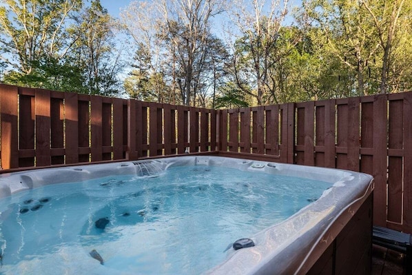Outdoor spa tub