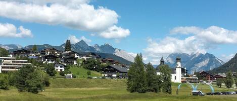 Sky, Mountain Range, Hill, Hill Station, Valley, Alps, Summit, Ridge, Village, Massif