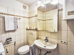 Interior Design, Zimmer, Fussboden, Wohnung, Armatur, Installation, Sinken, Badezimmer, Bett, Toilette