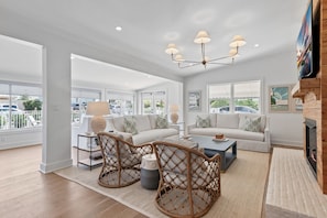 Jackson House - Seagrove - Open Space Living Area