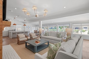 Jackson House - Seagrove - Open Space Living/Dining/Kitchen Area