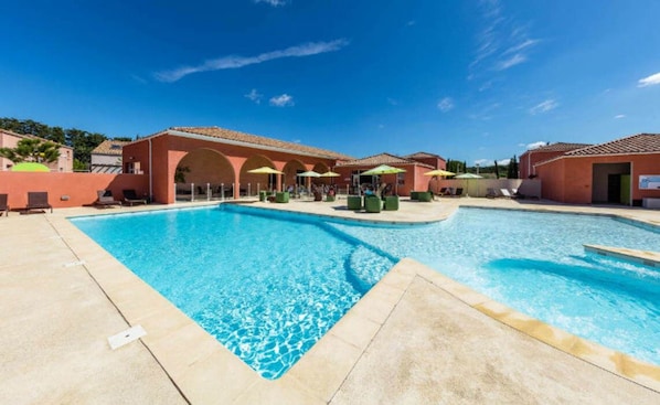 piscine réservée au Domaine