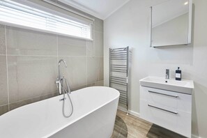 Captain Cook Lodge, Great Ayton - Host & Stay