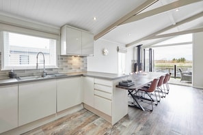 The Riverside Lodge, Great Ayton - Host & Stay