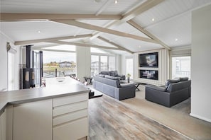 Transporter Lodge, Great Ayton - Host & Stay