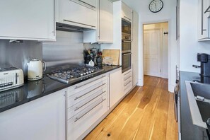 Brunswick Place Apartment, Brighton and Hove - Host & Stay