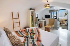 Bright Living Area with Traditional Cycladic Décor