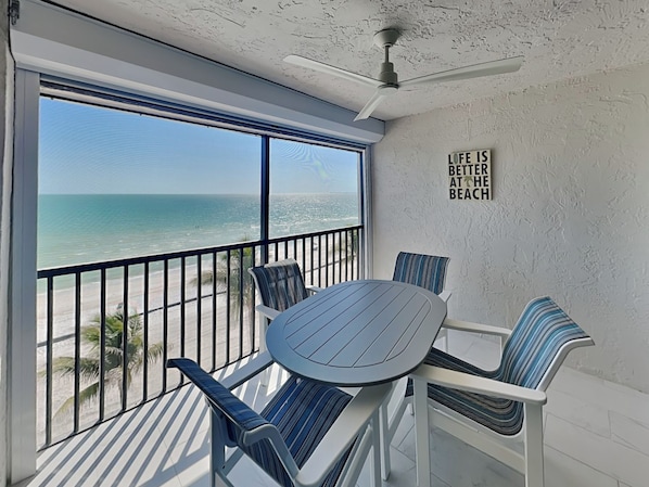 Welcome to Seaside Resort 502