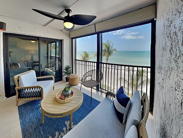 Welcome to Seaside Resort 304