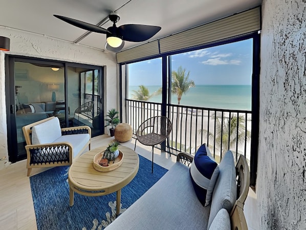 Welcome to Seaside Resort 304