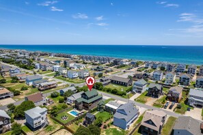 2 minute walk to a great beach access