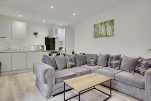 Living Room / Lounge