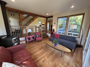 spacious living with no tv - only good company